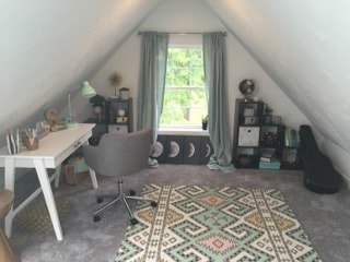 property at 8 El Caney Rd