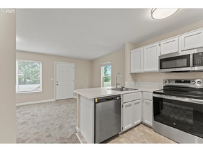 13033 NE Prescott Dr in Portland, OR - Building Photo - Building Photo