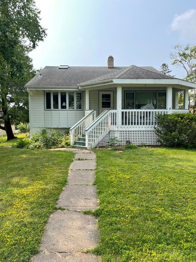 property at 210 W Kent Rd