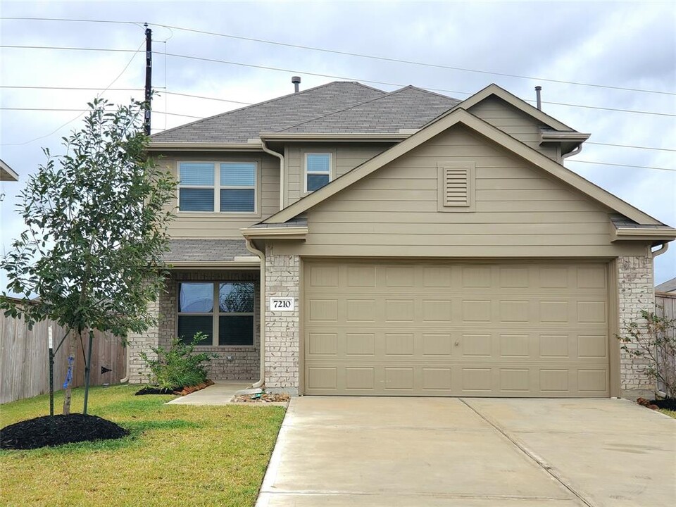 7210 Clover Chase Dr in Katy, TX - Building Photo