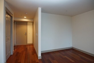 4547 8th Ave NE-Unit -508 in Seattle, WA - Foto de edificio - Building Photo