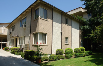 619 E Cypress Ave in Burbank, CA - Building Photo - Building Photo