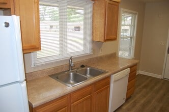 5001 W Hughes St in Lincoln, NE - Building Photo - Building Photo
