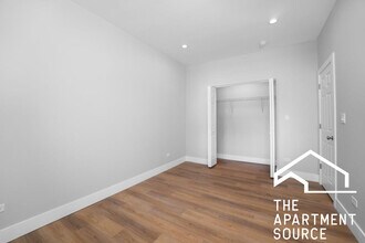 1219 W Devon Ave in Chicago, IL - Building Photo - Building Photo