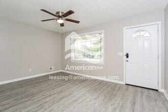 108 Crestmore Dr in Columbia, SC - Foto de edificio - Building Photo