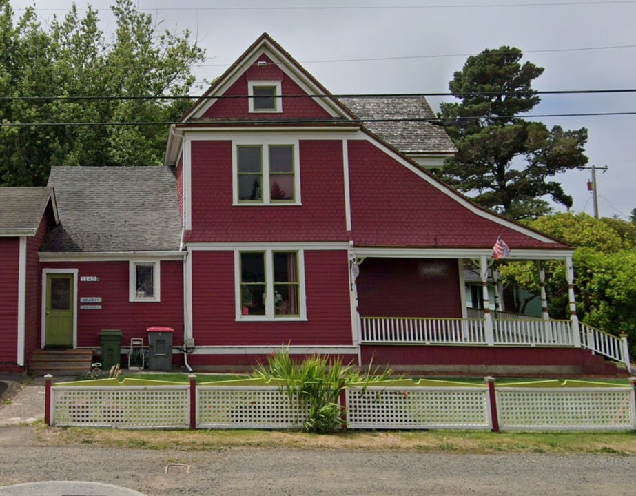 1145 S Main Ave in Warrenton, OR - Building Photo