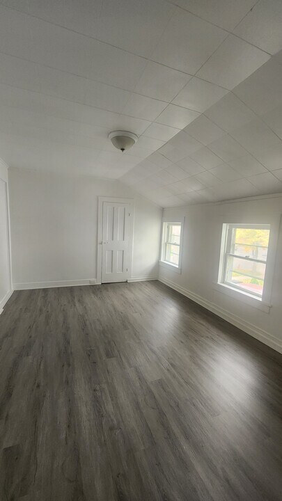 26 Norton Pl, Unit Apt 3 upper in Fredonia, NY - Building Photo