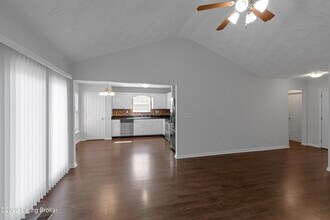 674 Helm Ln in Mount Washington, KY - Building Photo - Building Photo