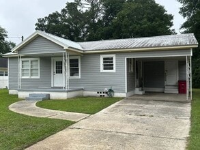 229 Moody St in Baxley, GA - Building Photo - Building Photo