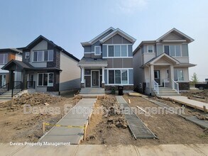 9647 Colak Link SW in Edmonton, AB - Building Photo - Building Photo