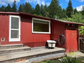 16890 Sweetwater Springs Rd in Guerneville, CA - Building Photo - Building Photo