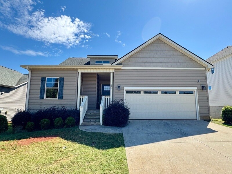 211 Crooked Cedar Way in Pendleton, SC - Building Photo