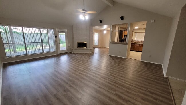 2220 Castle Dr in League City, TX - Building Photo - Building Photo