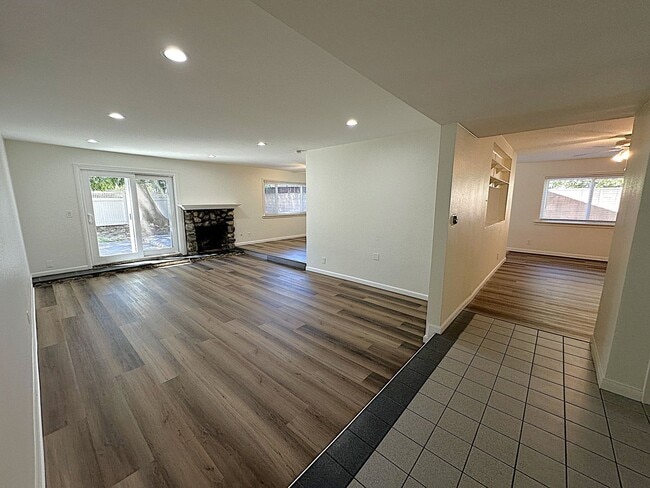 7039 Rubio Ave in Los Angeles, CA - Building Photo - Building Photo