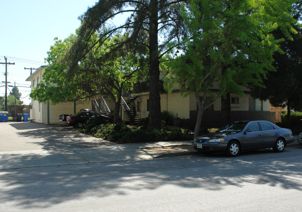 1646 Ontario Dr in Sunnyvale, CA - Foto de edificio