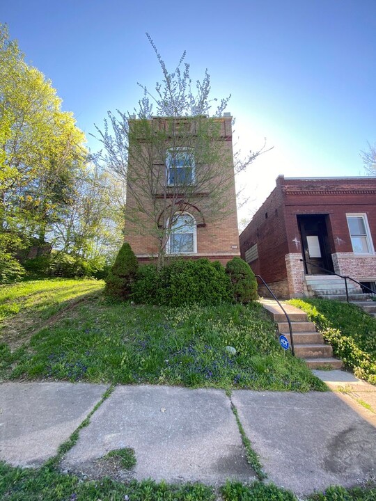 3328 Minnesota Ave in St. Louis, MO - Building Photo