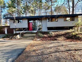 12 White Pine Ln in Lexington, MA - Building Photo