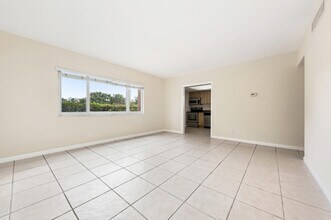 1000 NE 9th Ave in Delray Beach, FL - Foto de edificio - Building Photo