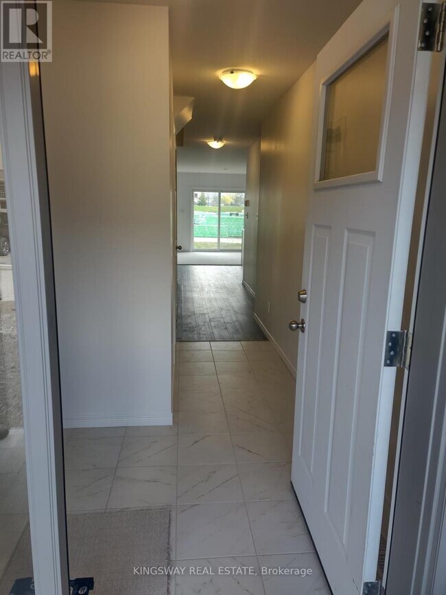 20 West Ml St in North Dumfries, ON - Building Photo - Building Photo