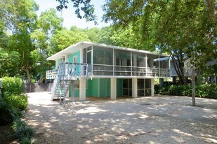 661 Colson Dr in Key Largo, FL - Building Photo