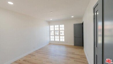 835 S Sherbourne Dr in Los Angeles, CA - Building Photo - Building Photo