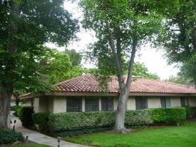 4029 Stoneriver Ct, Unit Stoneriver Court in Westlake Village, CA - Building Photo