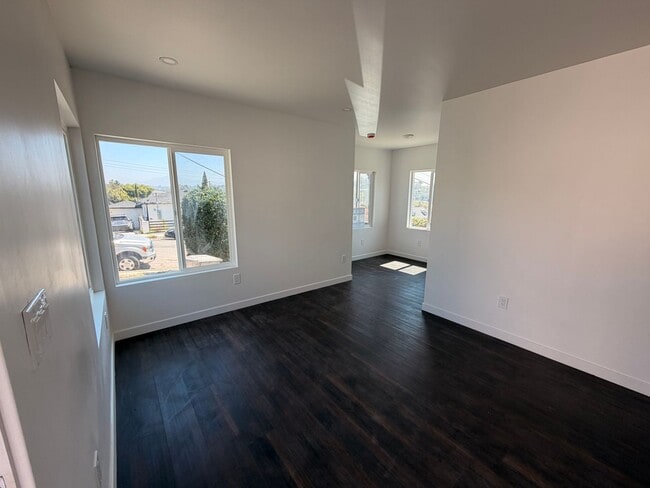 720 Iona Dr in San Diego, CA - Building Photo - Building Photo