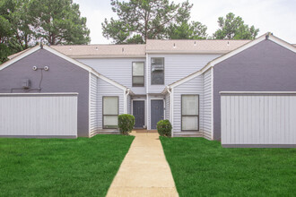 The Park at New Castle in Memphis, TN - Building Photo - Building Photo