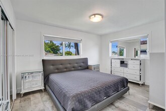 8540 SW 20th St in Miami, FL - Building Photo - Building Photo