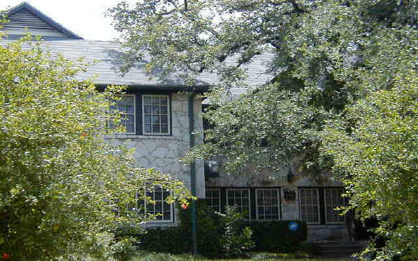 308 E Rosewood Ave in San Antonio, TX - Foto de edificio
