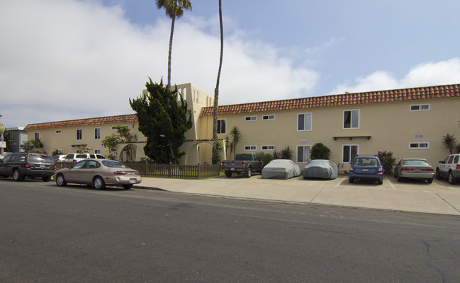 Ocean Beach Apartments in San Diego, CA - Building Photo - Building Photo