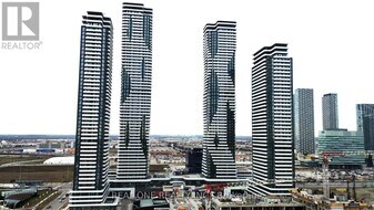 8 Interchange Wy in Vaughan, ON - Building Photo