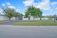 1333 SE 8th St in Deerfield Beach, FL - Building Photo - Building Photo