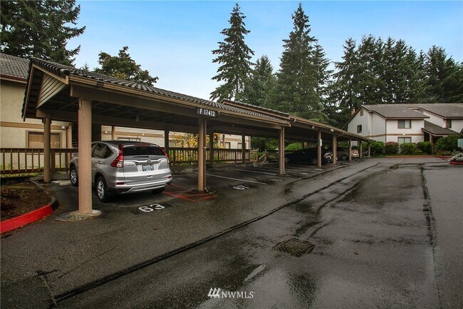17413 119th Ln SE in Renton, WA - Foto de edificio - Building Photo