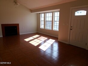 733 Colchester Dr in El Paso, TX - Building Photo - Building Photo