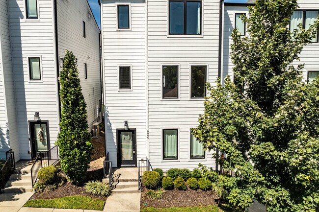 Sterling Point in Nashville, TN - Building Photo - Building Photo