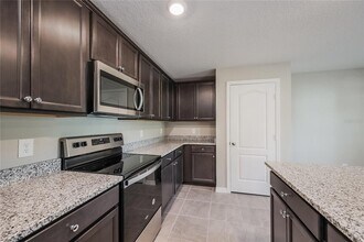 1662 Redfin Dr in Poinciana, FL - Building Photo - Building Photo