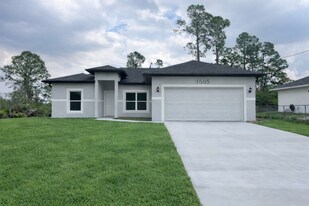 3505 67th St W in Lehigh Acres, FL - Building Photo