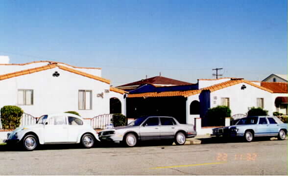 850-862 1/2 W 11th St in San Pedro, CA - Building Photo