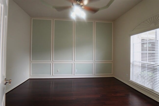 6006 Country Ridge Dr