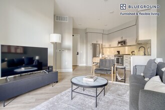 555 E Evelyn Ave, Unit FL2-ID1195 in Mountain View, CA - Building Photo - Building Photo