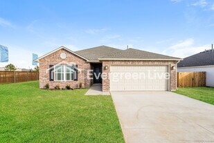 23007 S King Rdg Dr in Verdigris, OK - Building Photo