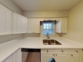 159 Timber Creek Ln SW in Marietta, GA - Building Photo - Building Photo