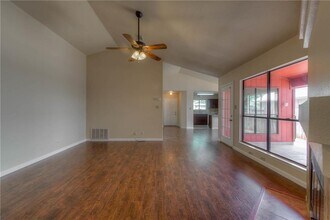 612 Brookside Pass in Cedar Park, TX - Foto de edificio - Building Photo