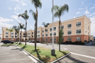 1031 N Link in Anaheim, CA - Building Photo - Building Photo