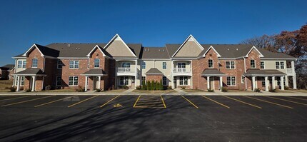 384 Timber Pointe Dr in Joliet, IL - Building Photo - Building Photo