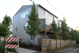 5601-5631 SE 119th Ave in Portland, OR - Building Photo - Building Photo