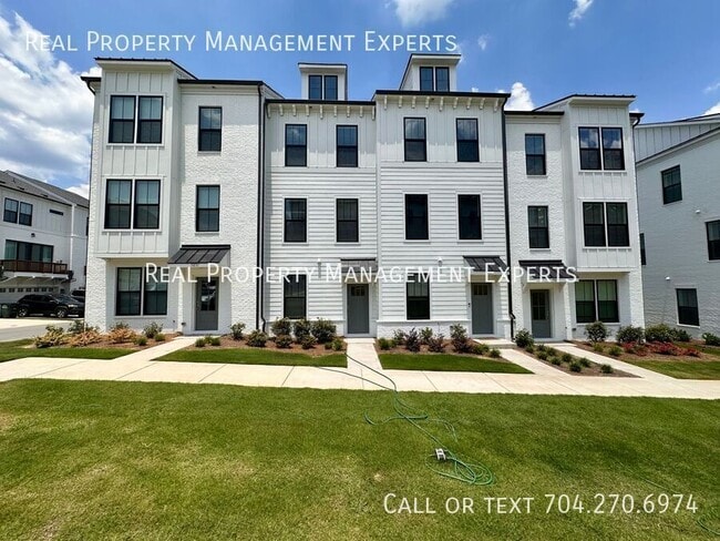 5027 Layman Dr in Charlotte, NC - Building Photo - Building Photo