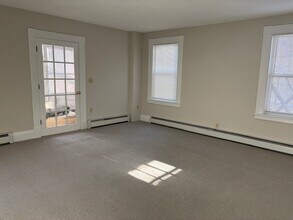 20 Harding St, Unit #1 in Andover, MA - Foto de edificio - Building Photo