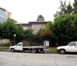 827-831 S Oxford Ave in Los Angeles, CA - Foto de edificio - Building Photo